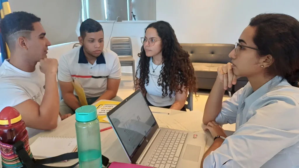 Emprendedores en Campamento de Innovación TechLab en Universidad de la Costa en Barranquilla