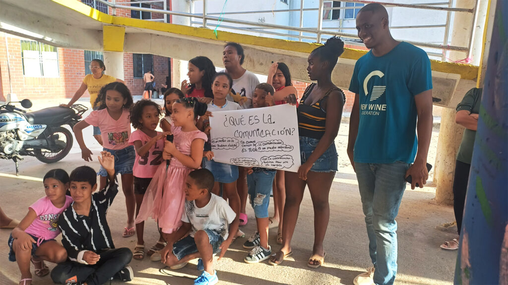 Gran jornada Lúdica llena de creatividad y aprendizaje significativo de Comunicación Comunitaria recibieron lo niños niñas y adolescentes del barrio Las Gardenias en Barranquilla Colombia