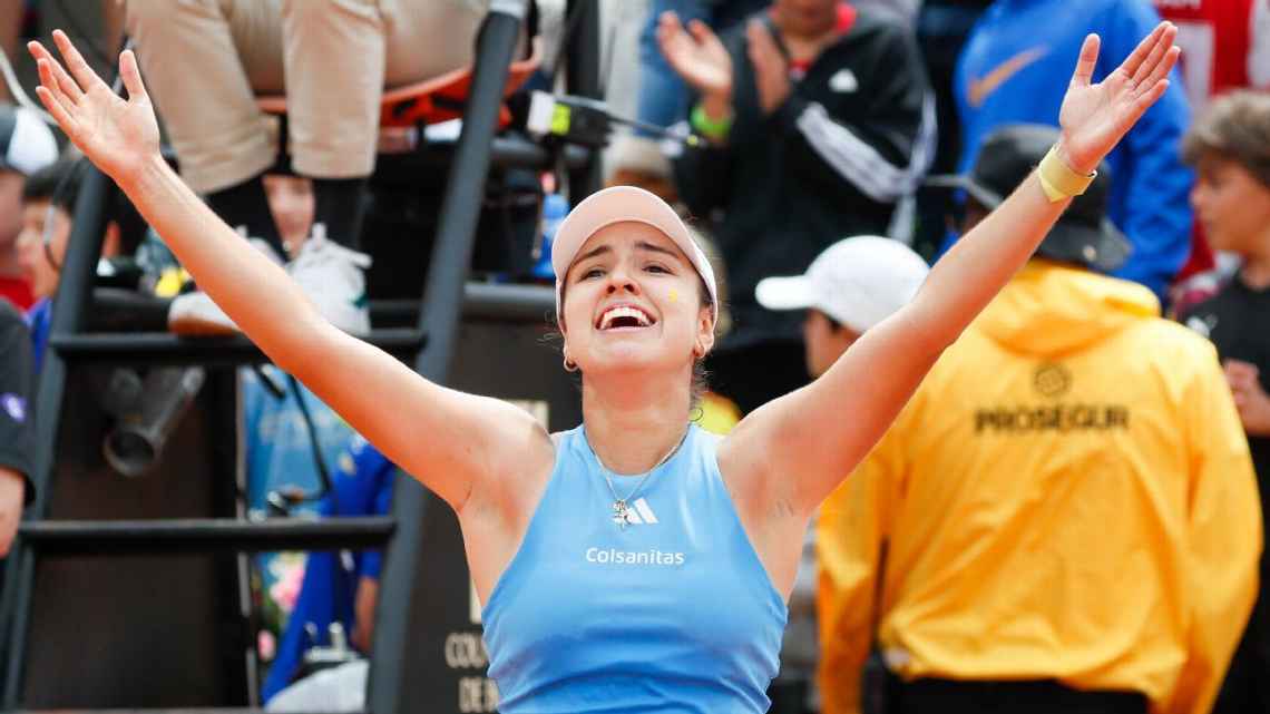 Jugadora de Tenis Camila Osorio celebra la victoria en Bogotá, Colombia | Foto: Cortesía EFE
