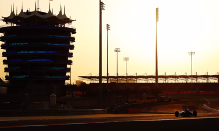 Red Bull y McLaren golpean primero en Baréin