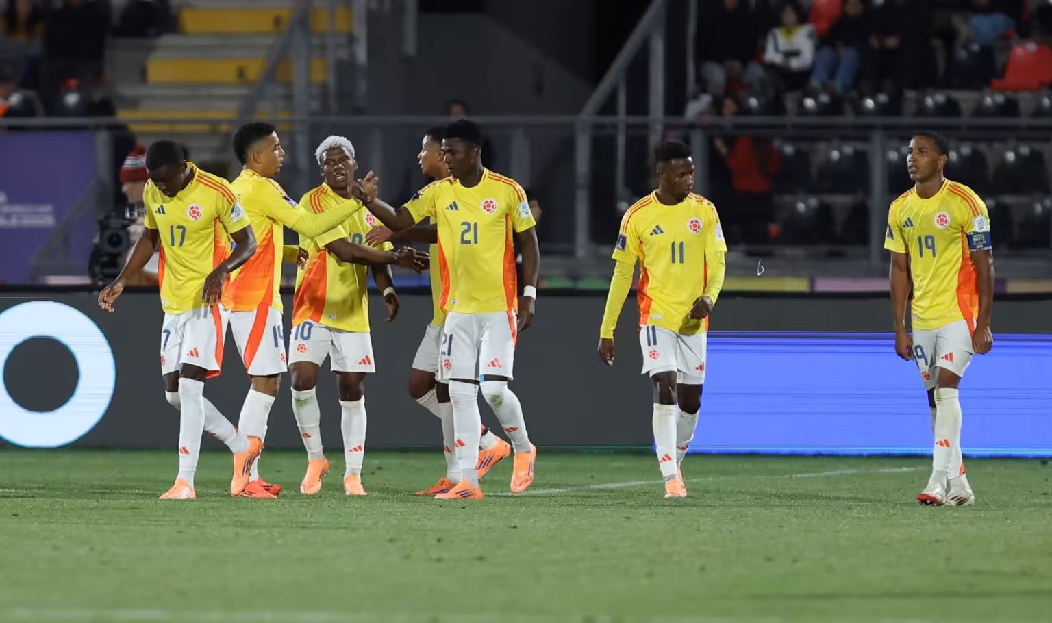 Jugadores de Colombia celebran su primer triunfo en la Copa del Mundo Sub-20 de la FIFA | FIFA.com