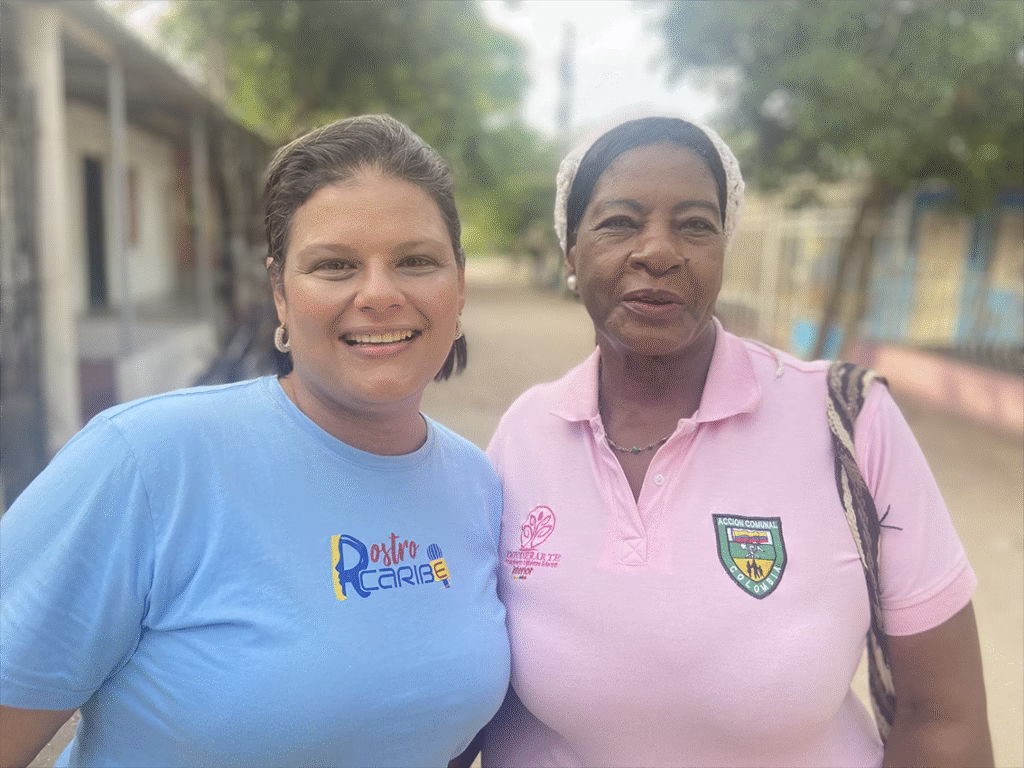 Darcy Virginia Fernández facilita taller a mujeres de EmpoderArte