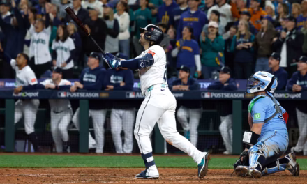 Suárez lidera la ofensiva y los Marineros a un paso de la Serie Mundial