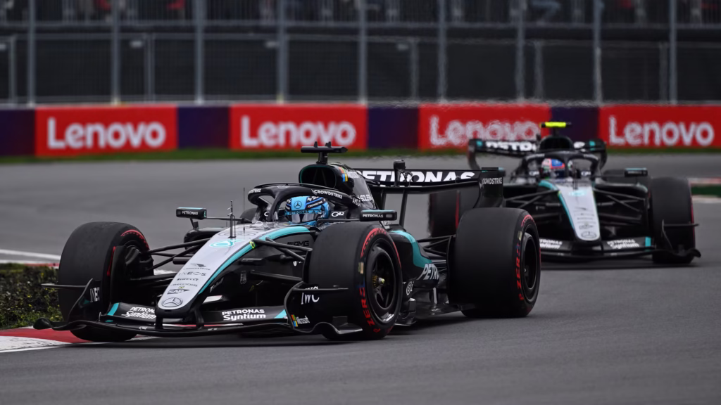 Russell y Antonelli pelean por el GP de Canadá | Foto: Cortesía f1.com