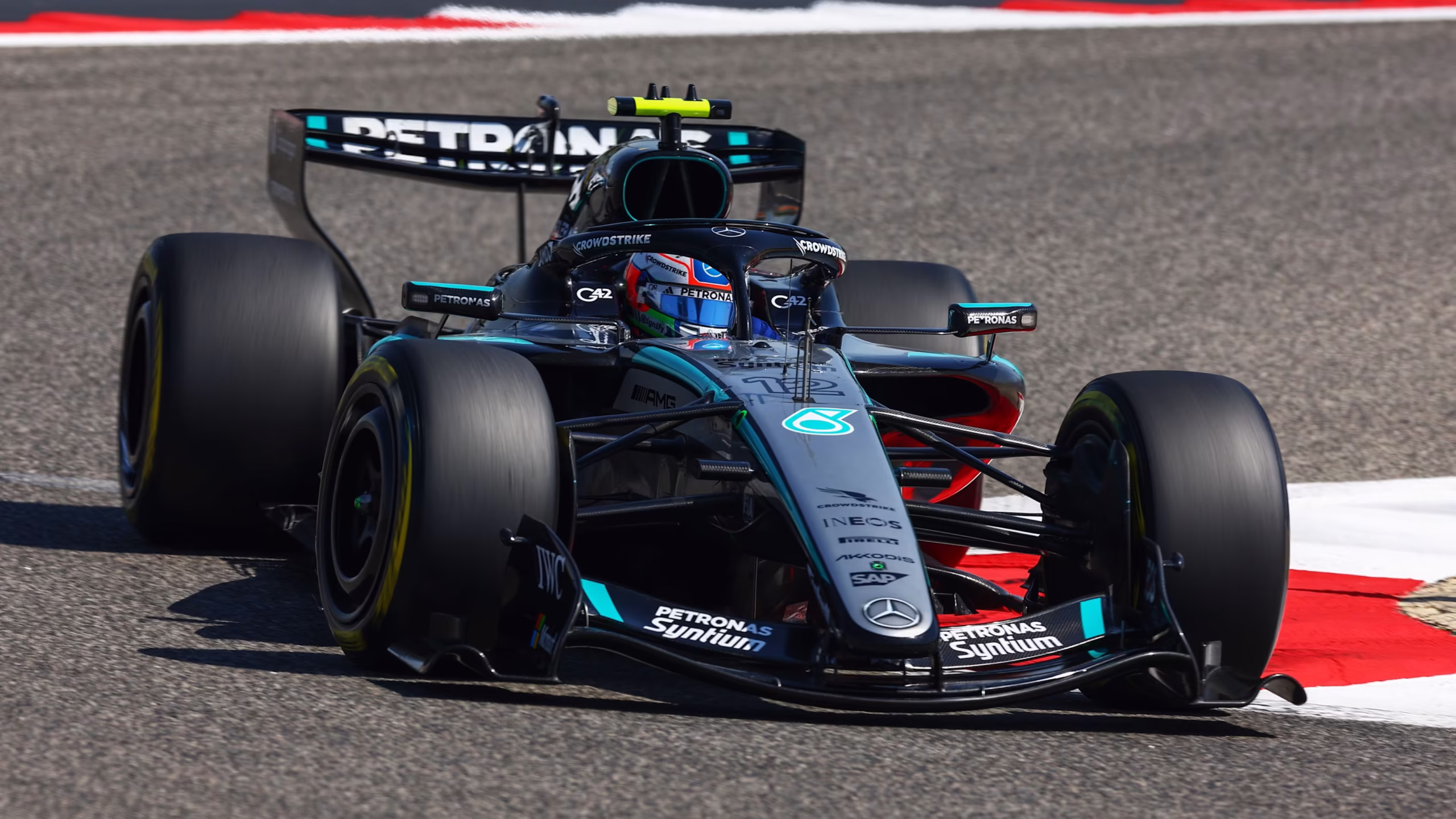 George Russell al mando de W17 de Mercedes dominó la jornada | Foto: Cortesía f1.com