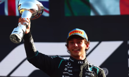 Antonelli hace historia en Monza