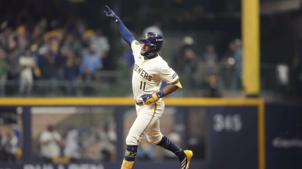 Jackson Chourio de los Cerveceros de Milwaukee