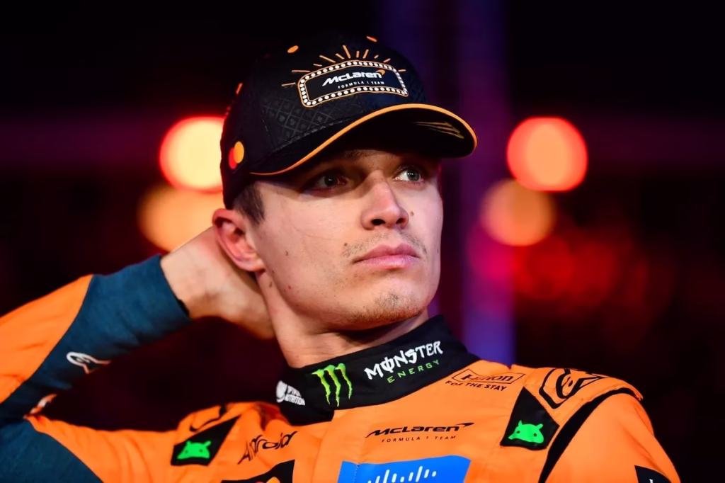 Lando Norris pensativo al ser descalificado | Foto: Cortesía f1.com