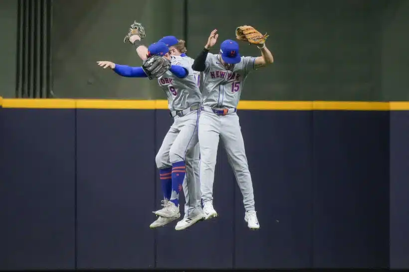 Mets celebran su primer triunfo en la Serie de Comodines. Foto: Cortesía AP