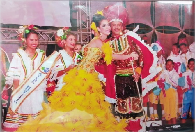 Álvaro Bustillo revive la tradición del Carnaval