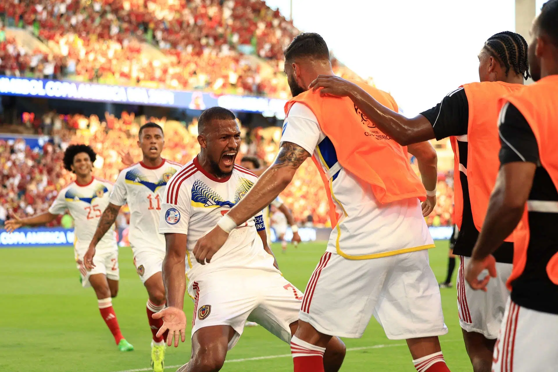 El delantero Salomón Rondón celebró el segundo gol de Venezuela. Foto: Cortesía CopaAmérica.com