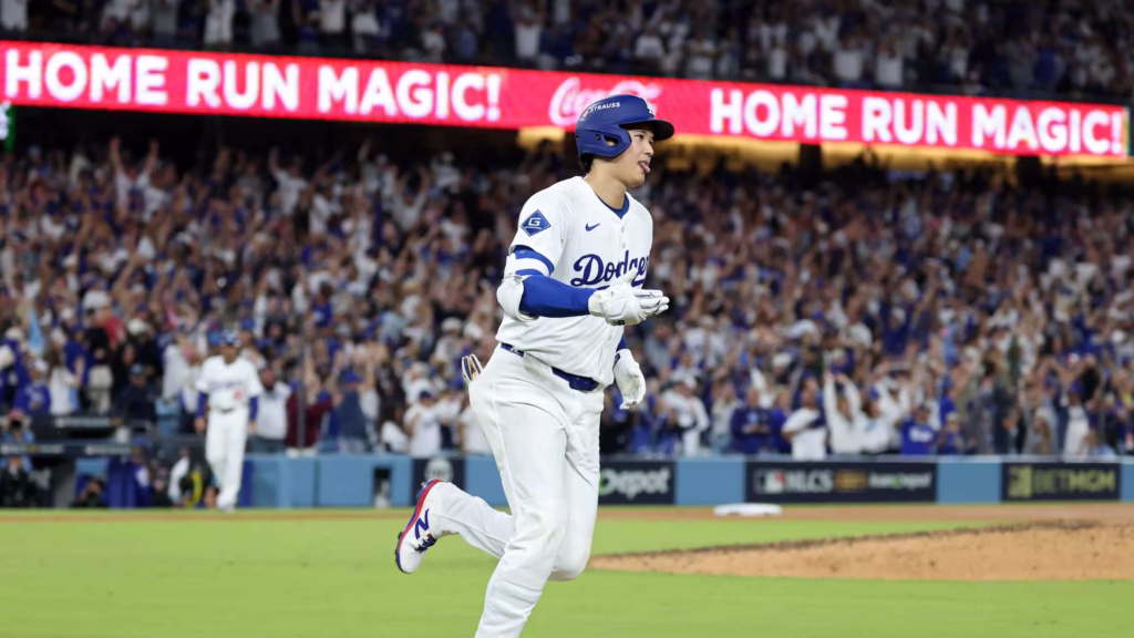 Shohei Ohtani despachó tres jonrones y en la lomita recetó 10 ponches para los Dodgers | Foto: Cortesía MLB.com