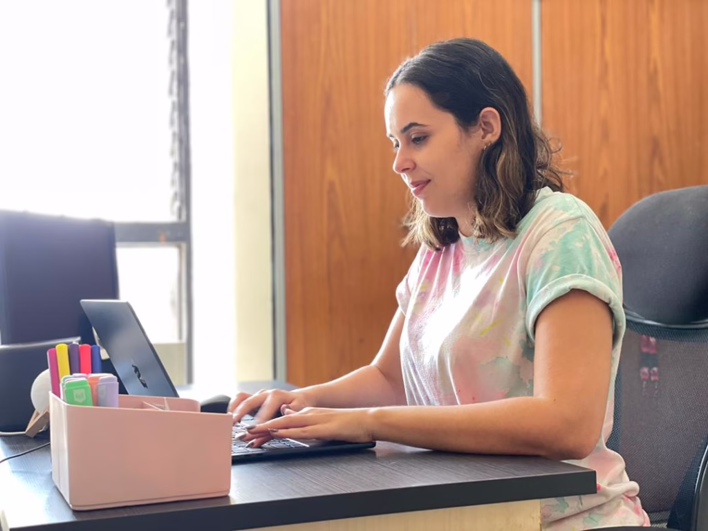 Me quedo. Y esa también es una forma de valentía siendo jóven