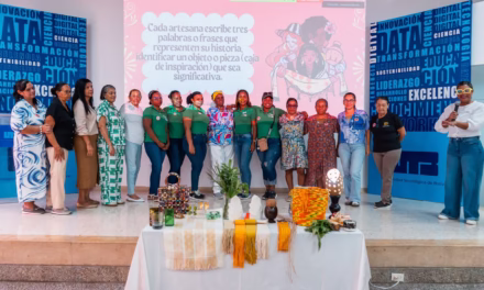 Artesanas tejen historias de paz en el Caribe colombiano